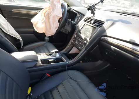 2018 Ford Fusion Energi Se Luxury z USA, uszkodzony, nr VIN 3FA6P0PU0JR105997